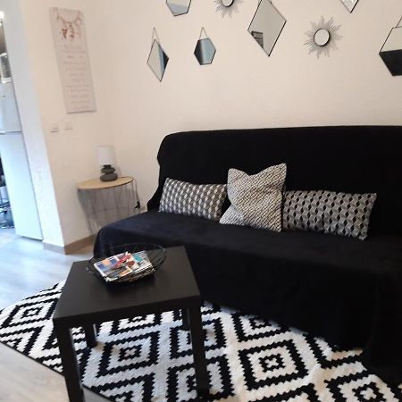 Bandol Studio Luaran gambar